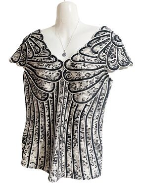 Black & White Lace-Trim Sculpted Cap Sleeve Top by Ravel